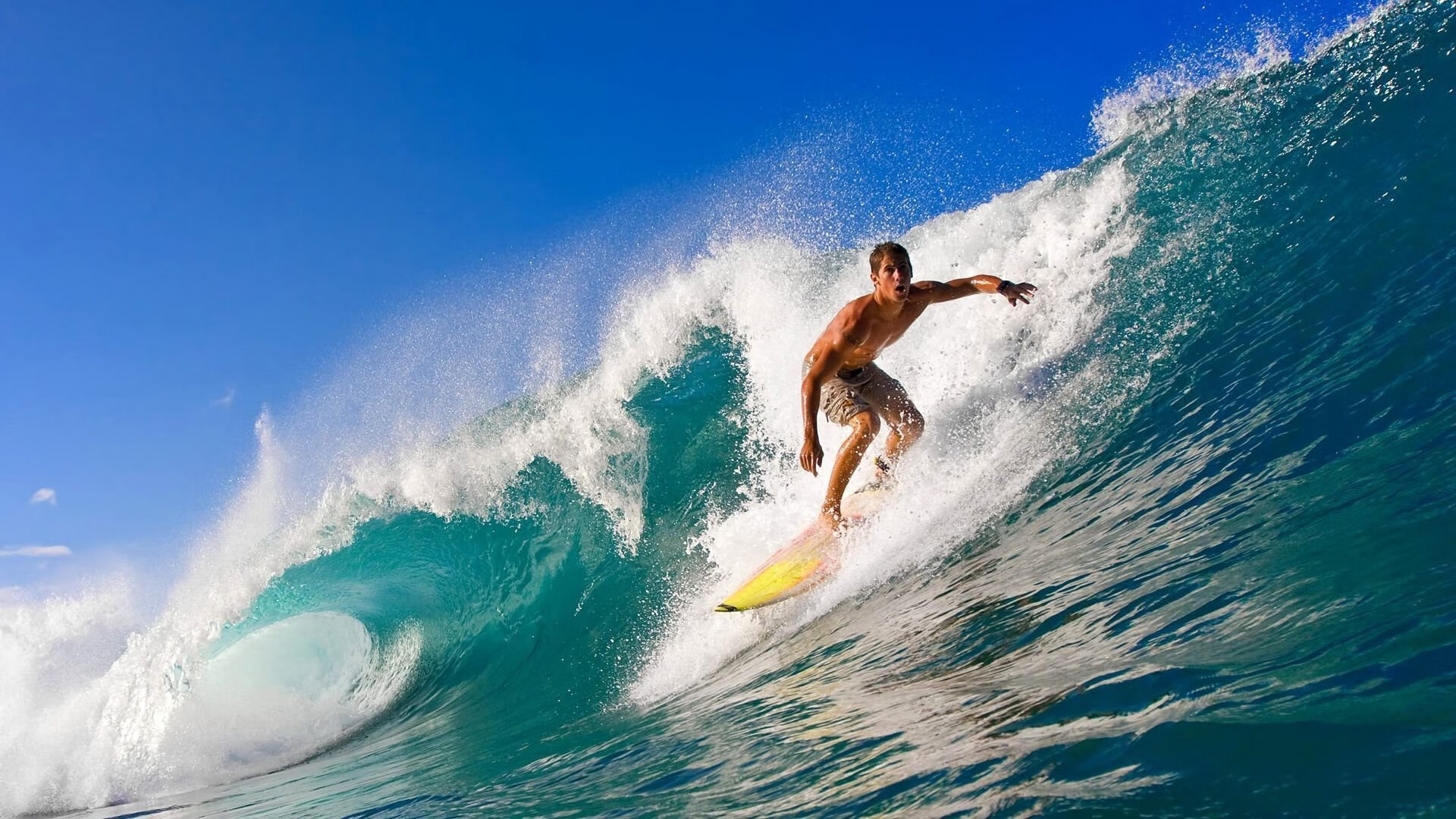 开云体育在线-欧冠半决赛之夜，佩德里成为全场焦点