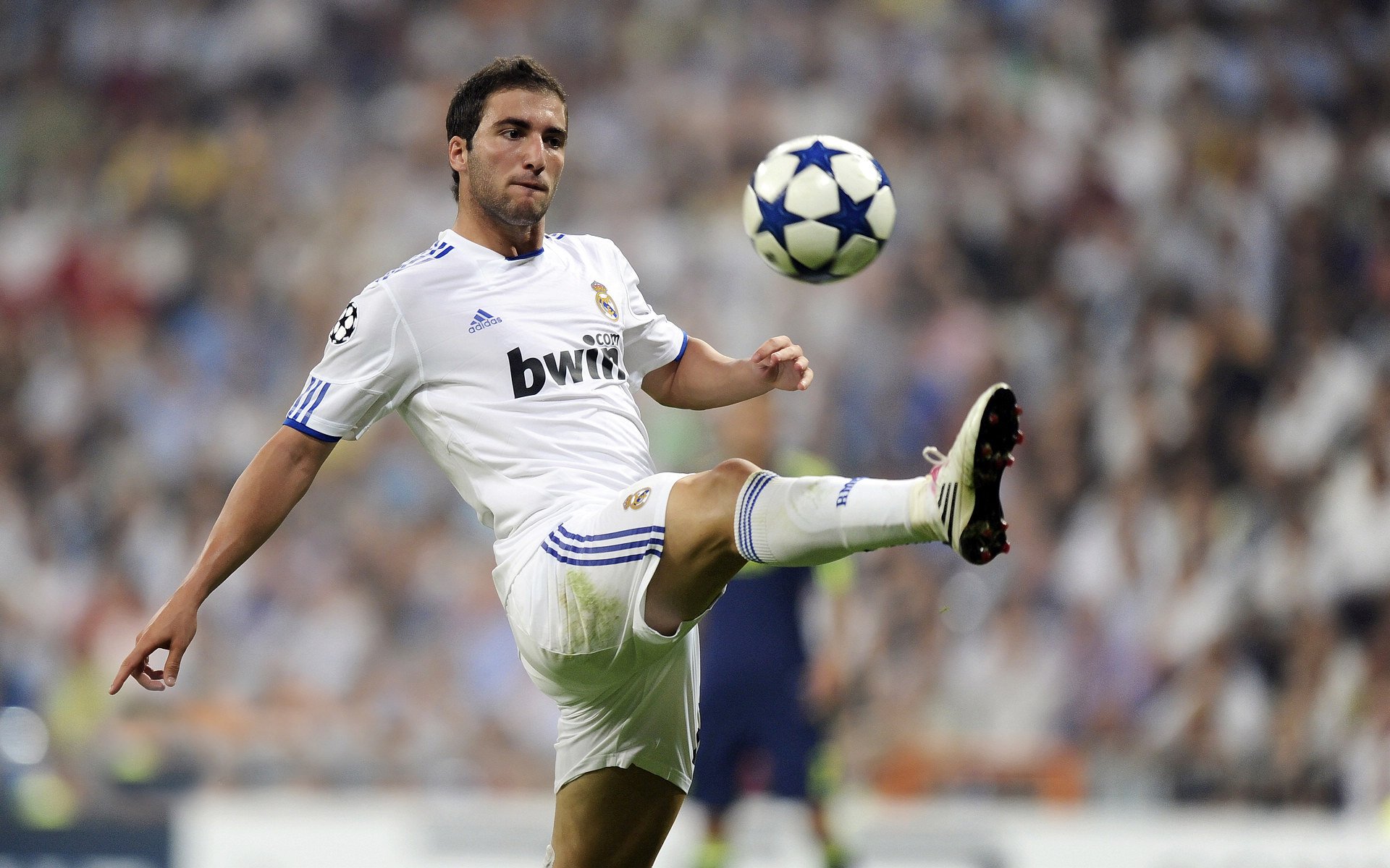 南美与欧洲的奇妙交汇，巴拉圭对阵国际米兰，加克波里程碑之夜