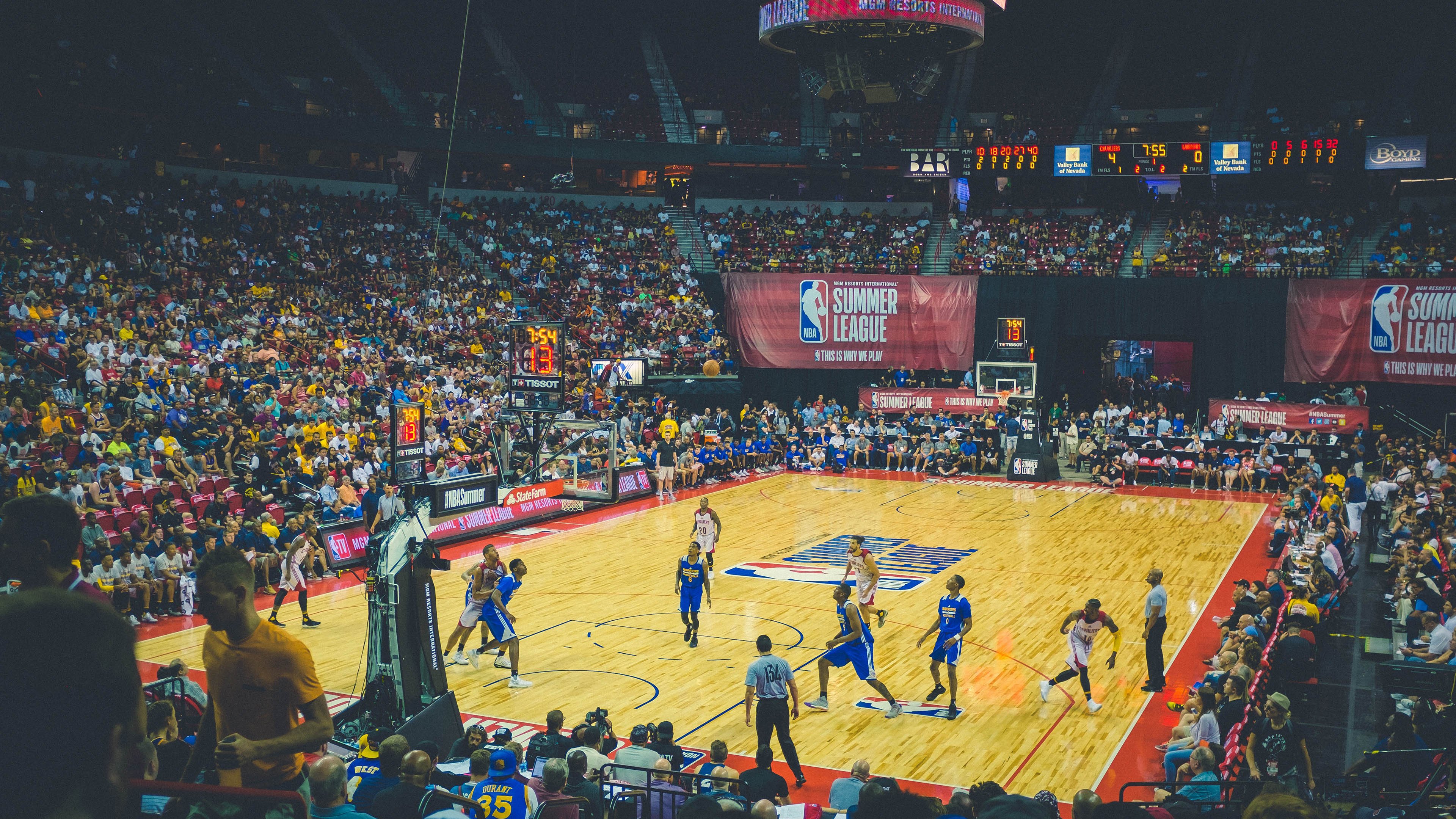 开云平台-末节接管！武切维奇导演逆转，76人险胜活塞